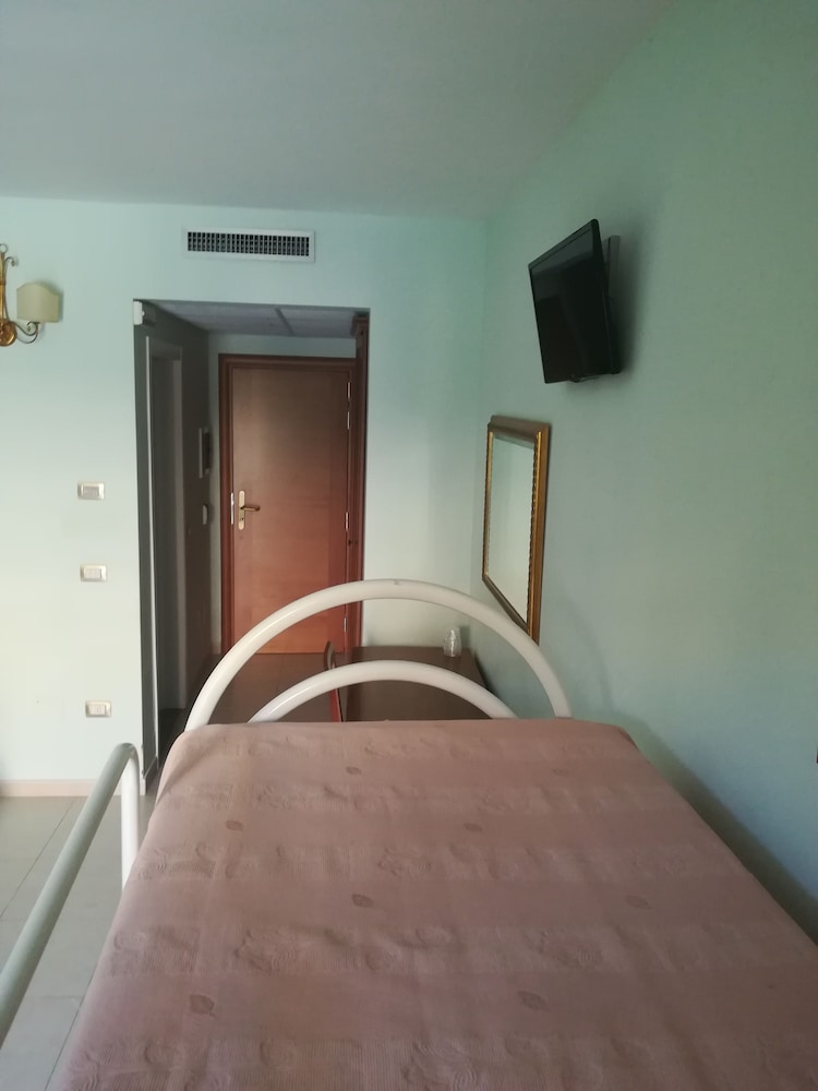 Quadruple Room photo 3