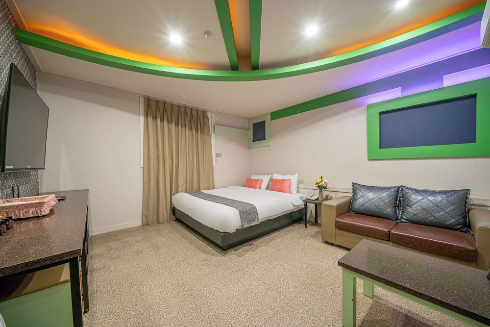 Deluxe Double Room, City View