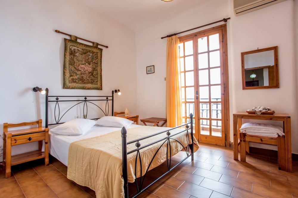 Comfort Room, 1 Double or 2 Twin Beds, Balcony, Sea View photo 3