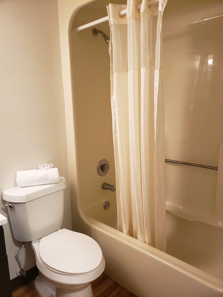 Deluxe Room, 2 Queen Beds, Kitchenette - Photo 14