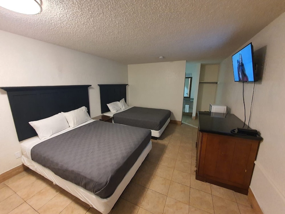 Basic Double Room photo 3