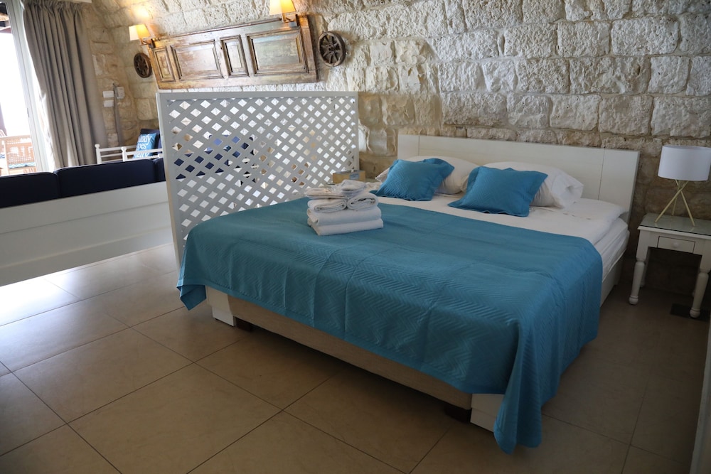 Comfort Studio Suite, 1 Queen Bed, Sea View photo 2