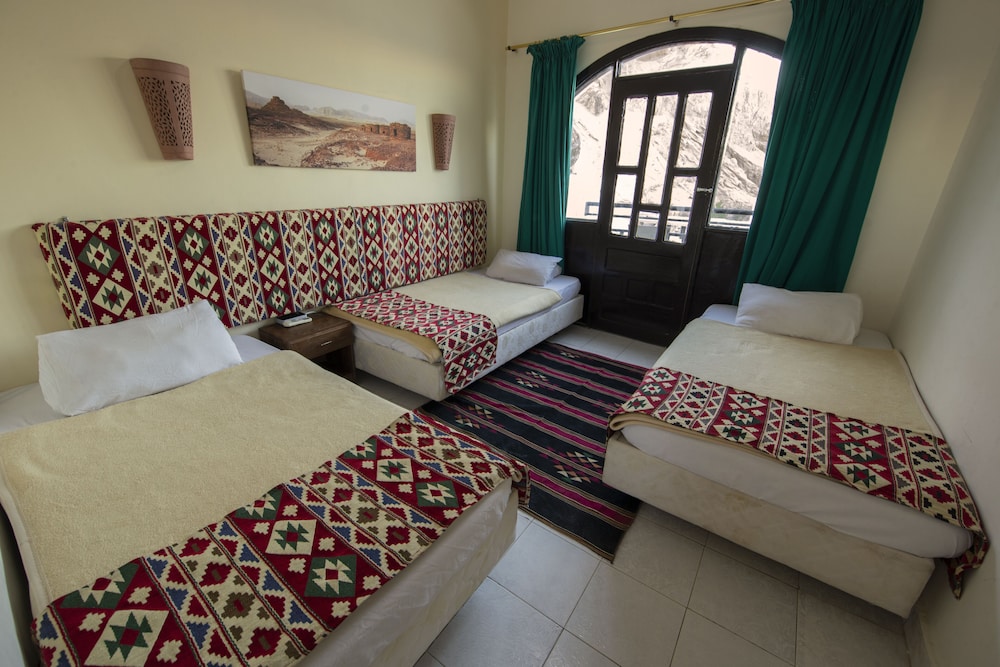 Basic Triple Room, 3 Twin Beds, Mountain View