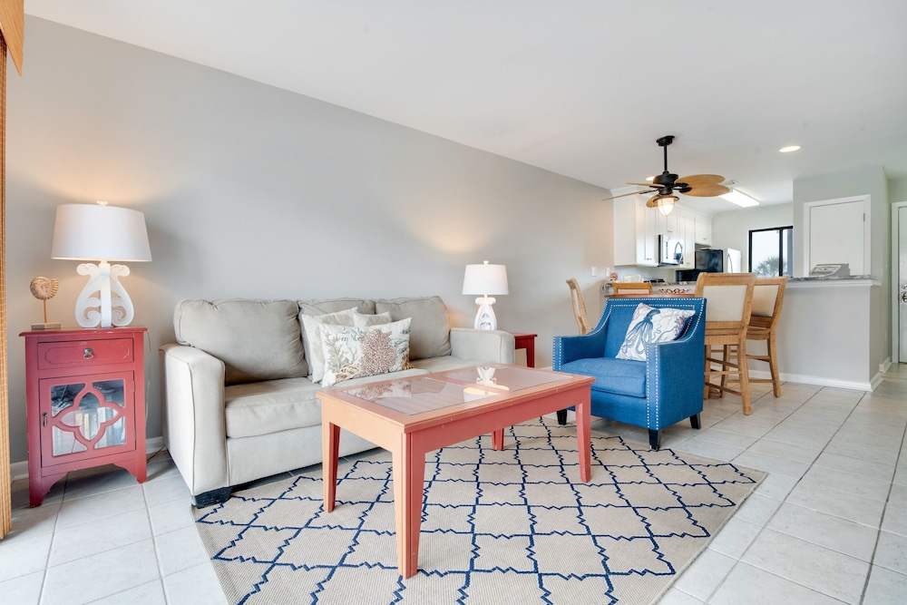 Condo, 2 Bedrooms