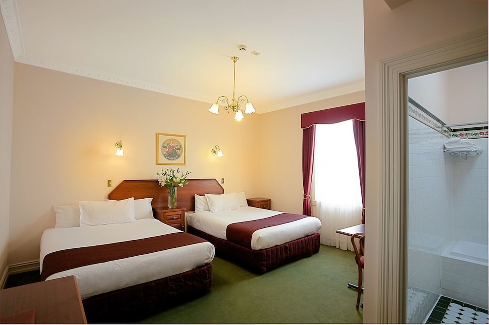 Family Room, 2 Queen Beds - Photo 2