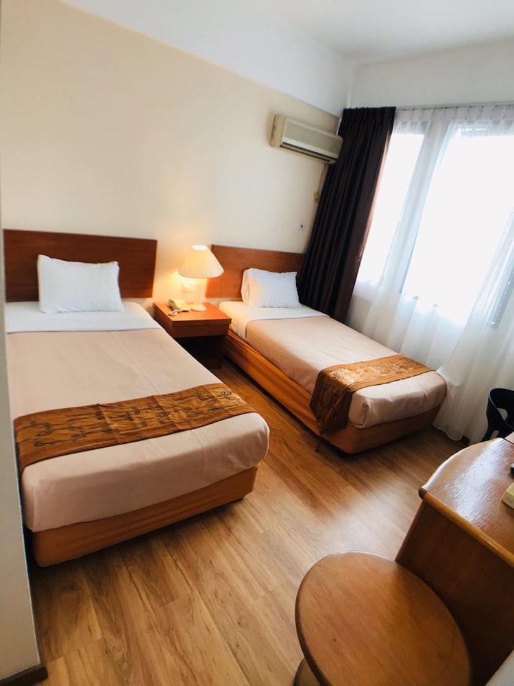 Standard Double or Twin Room, Smoking - Photo 1
