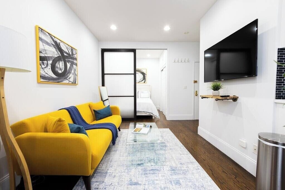 Apartment, 1 Bedroom, Pets Allowed photo 1