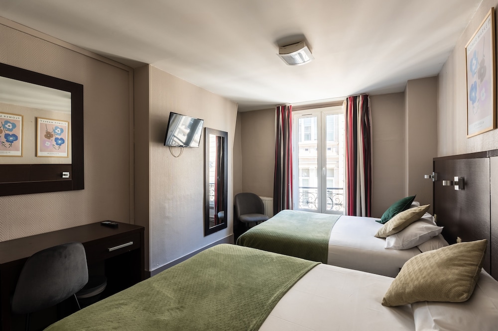 City Quadruple Room photo 1