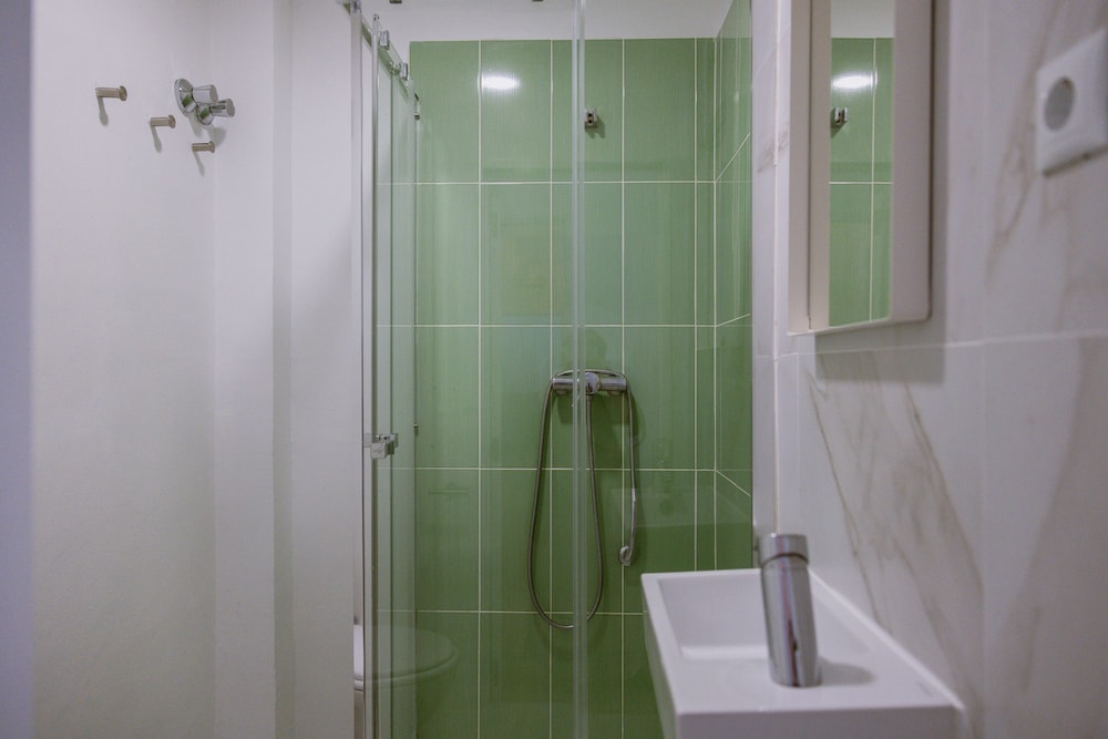 Basic Twin Room - Photo 8