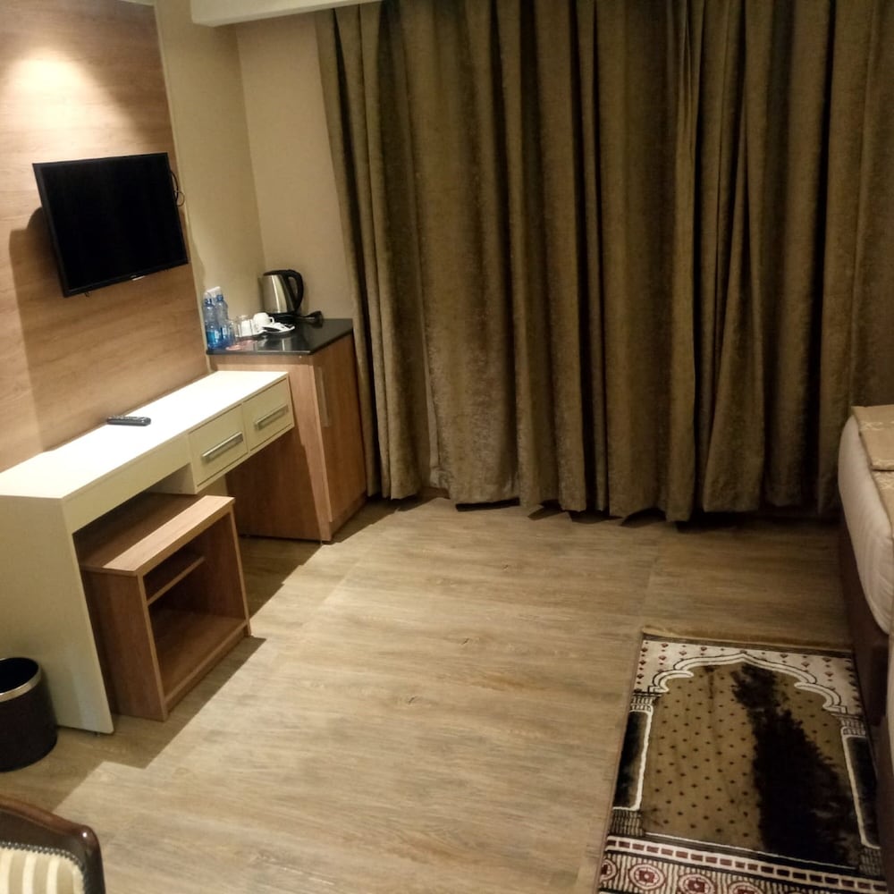 Twin Room - Photo 2