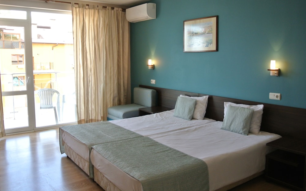 Standard Triple Room - Photo 4
