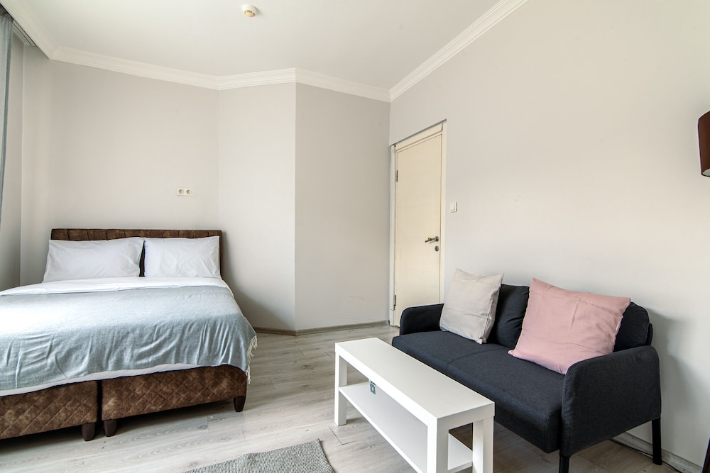 Basic Apartment photo 1