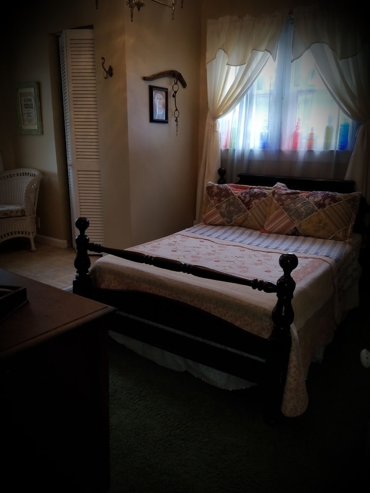 Exclusive Suite, 1 Double Bed, Private Bathroom, City View