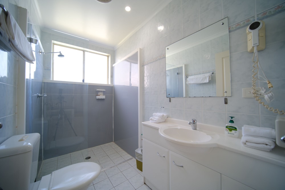 Two Bedroom Apartment - Photo 4