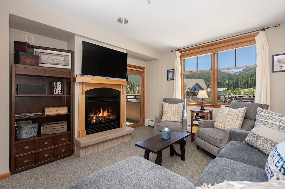 Condo, 2 Bedrooms