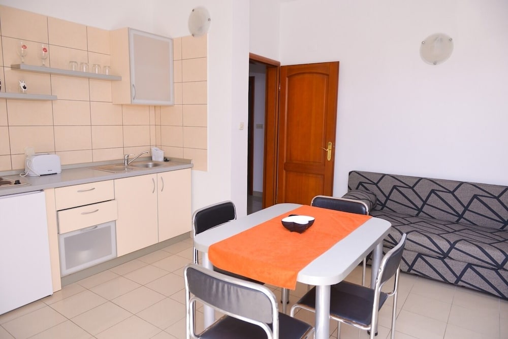 Apartment (Boris - 150 m from beach - A7(2+1))