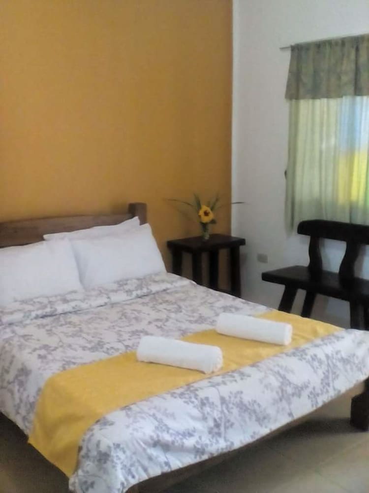 Deluxe Room, Private Bathroom, Poolside