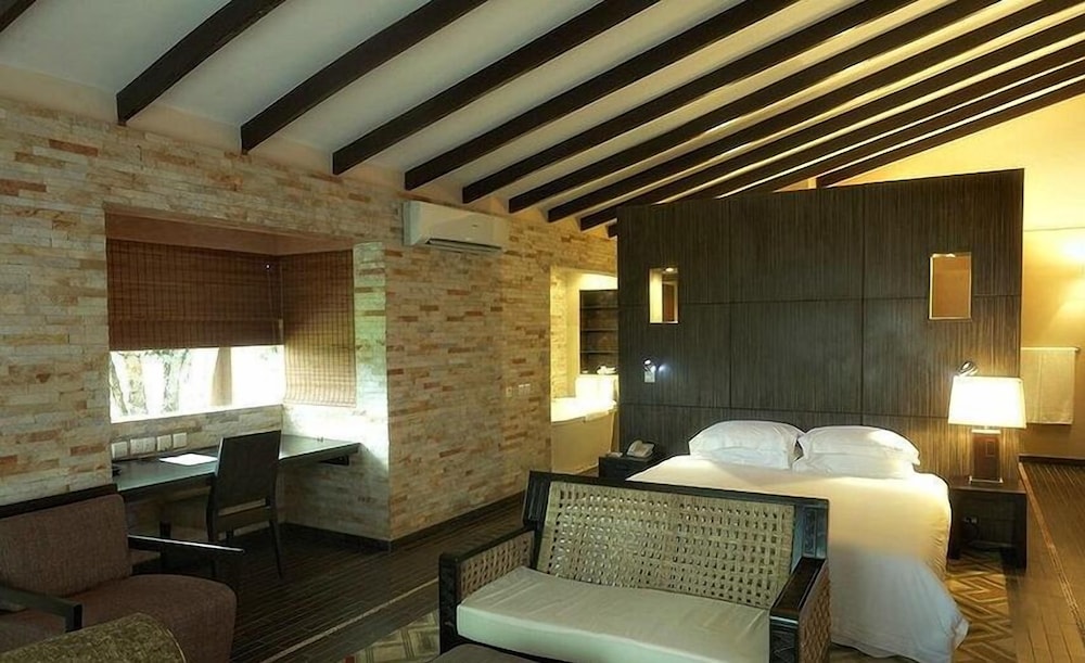 Royal Room photo 3