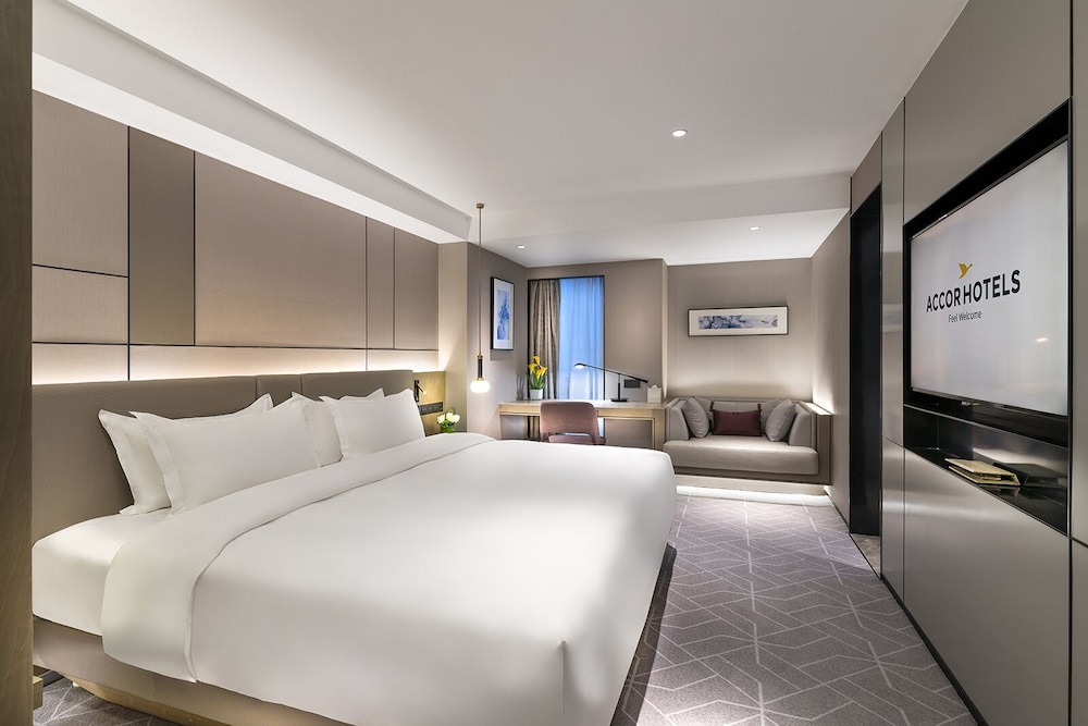 Room, 1 King Bed (Hollywood)