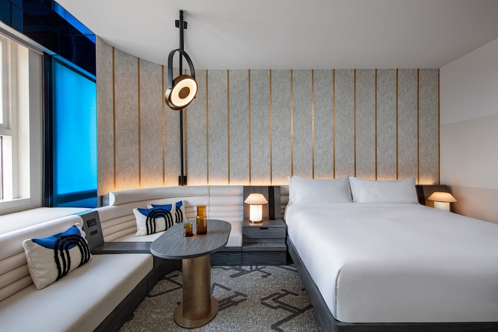 Standard Room, 1 King Bed (View)