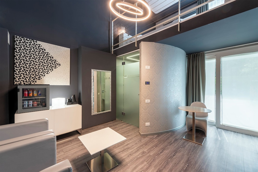 Junior Suite, Jetted Tub, Annex Building photo 1
