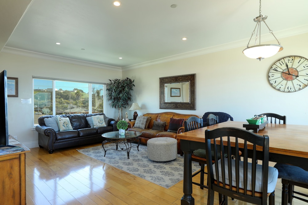 Townhome, 2 Bedrooms photo 2