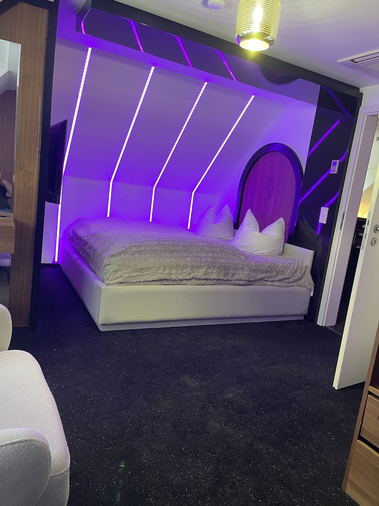 Deluxe Suite photo 3