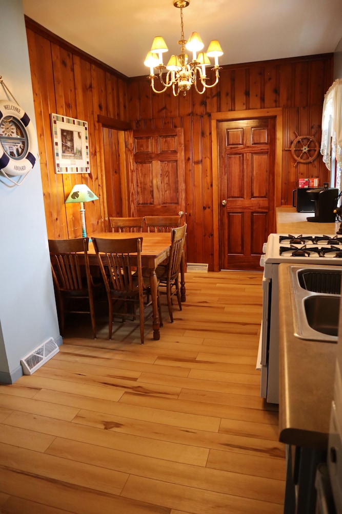 Cabin, 1 Queen Bed (Mill Creek) photo 3