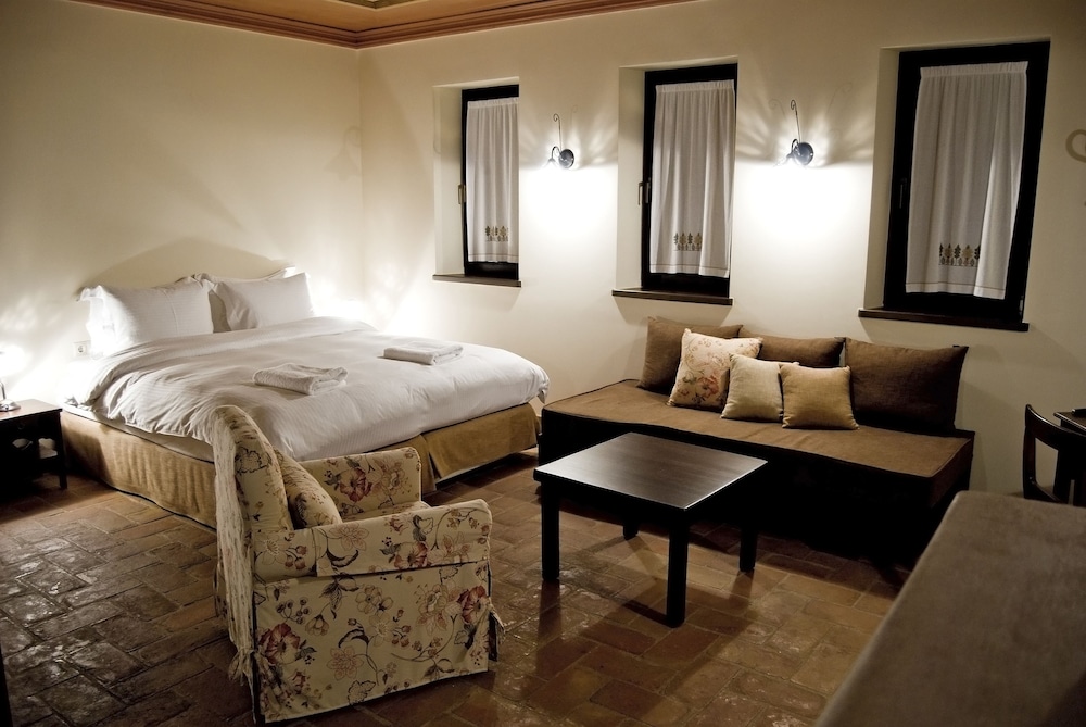Family Triple Room, Multiple Beds, Courtyard View (3 People) photo 1