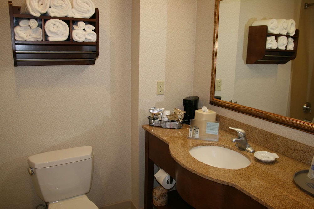 Room, 2 Queen Beds, Accessible, Non Smoking - Photo 9