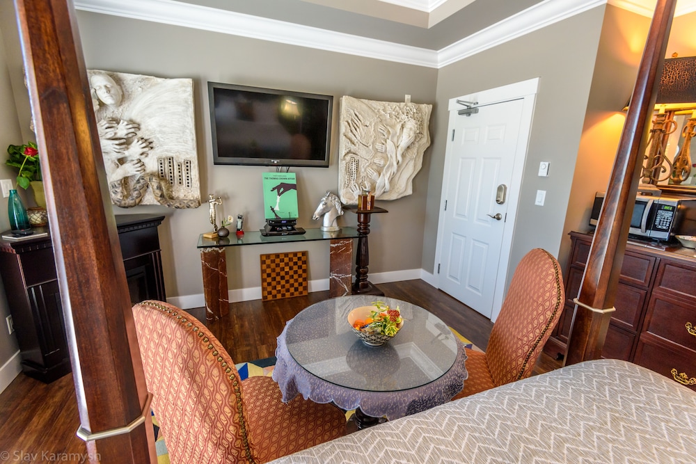 The "Thomas Crown Affair" Suite photo 2