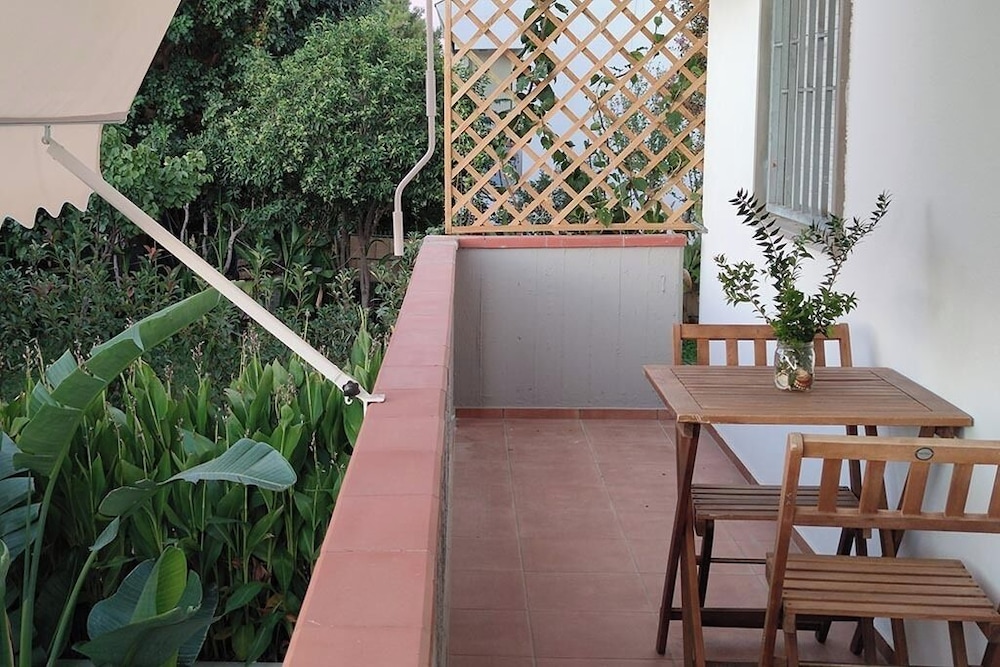 Premium Double Room, Private Bathroom, Hill View photo 3