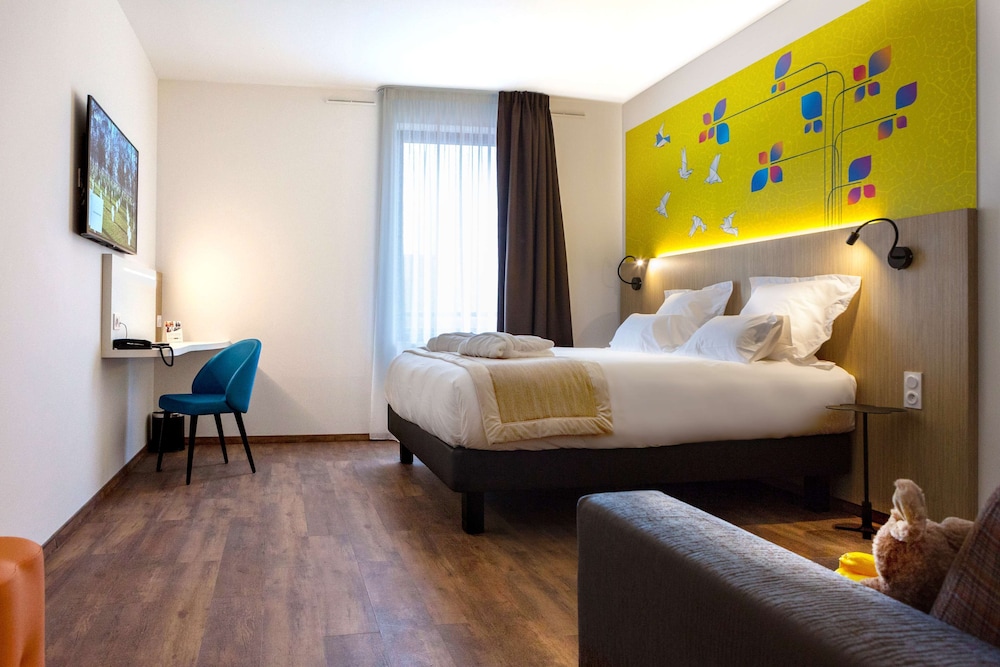 Standard Room, Multiple Beds - Photo 1