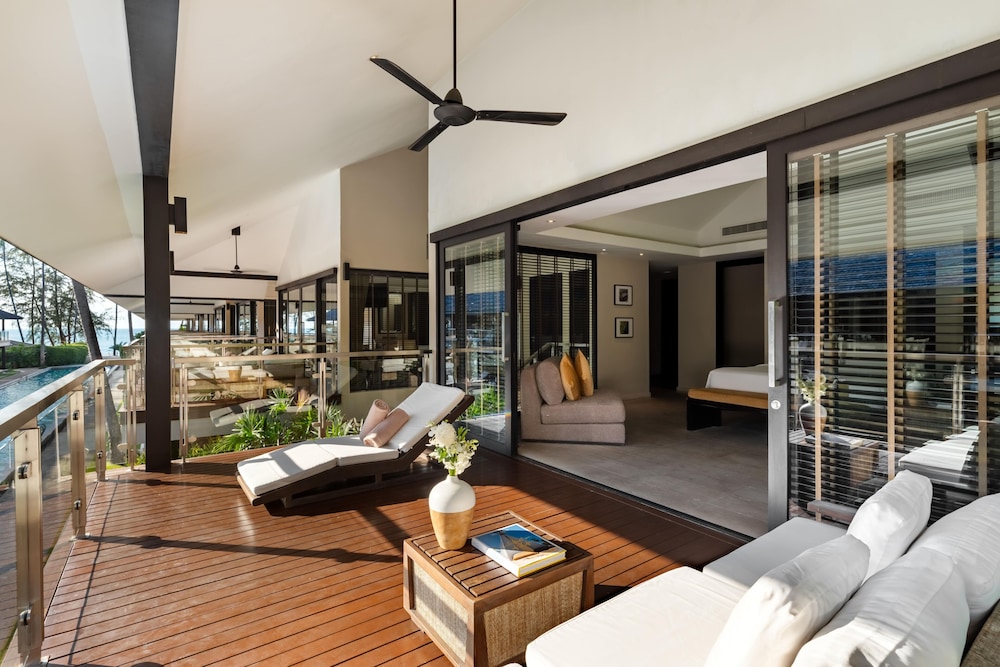 Suite, Pool View - Photo 5