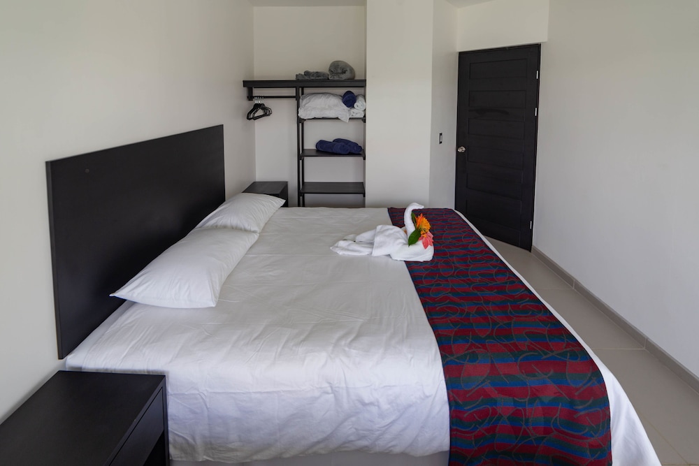 Family Apartment, 1 Bedroom, Pool View photo 2