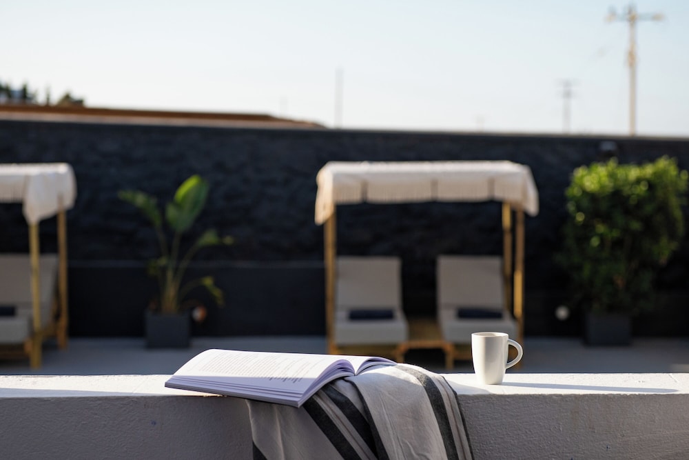 Comfort Room, Pool View - Photo 12