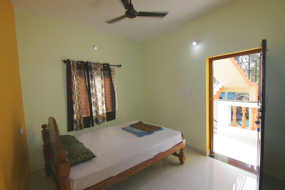 Family Room With Side Sea View photo 1