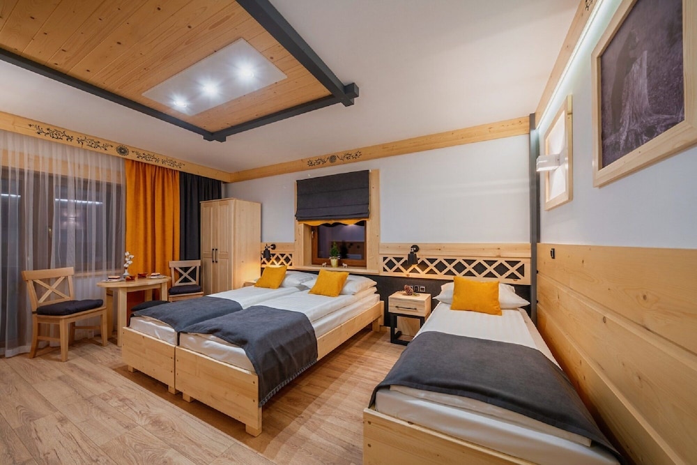 Deluxe Triple Room, Balcony photo 1