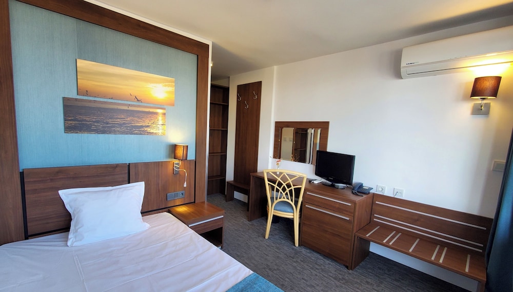 Economy Double or Twin Room, Balcony photo 3