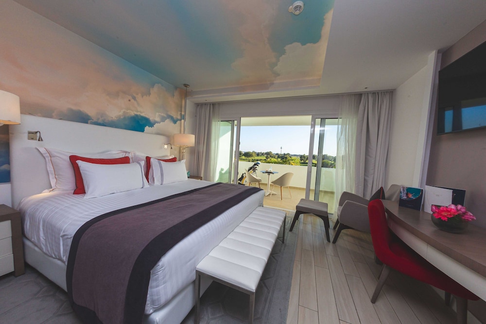 Superior Room, 1 King Bed, Golf View