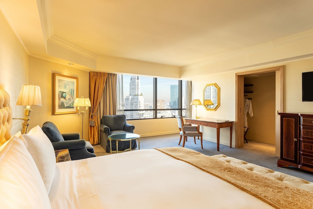 Presidential Suite, 3 Bedrooms, City View thumbnail 6