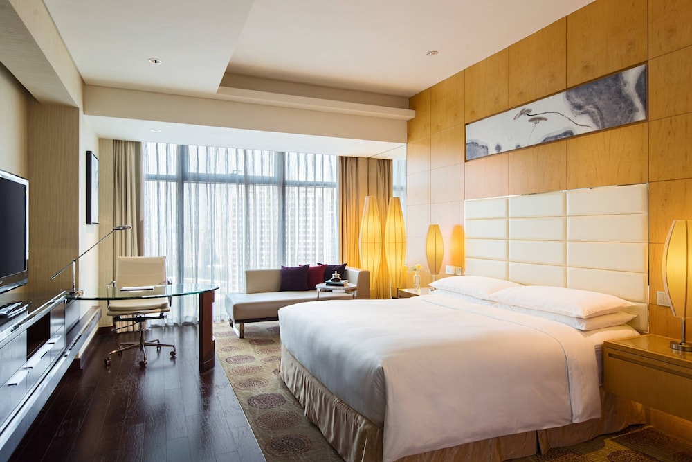 Club Room, 1 King Bed photo 1