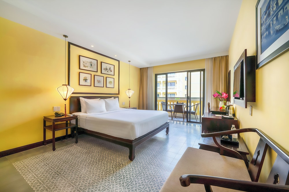 Deluxe Room with Large Balcony photo 3