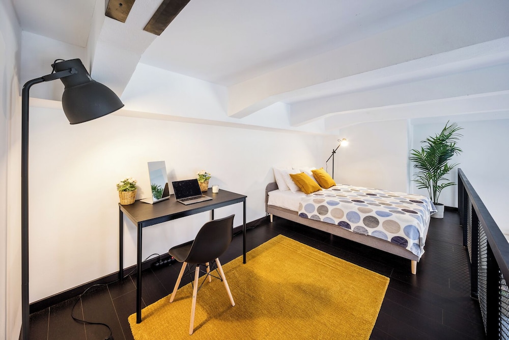 Deluxe Duplex