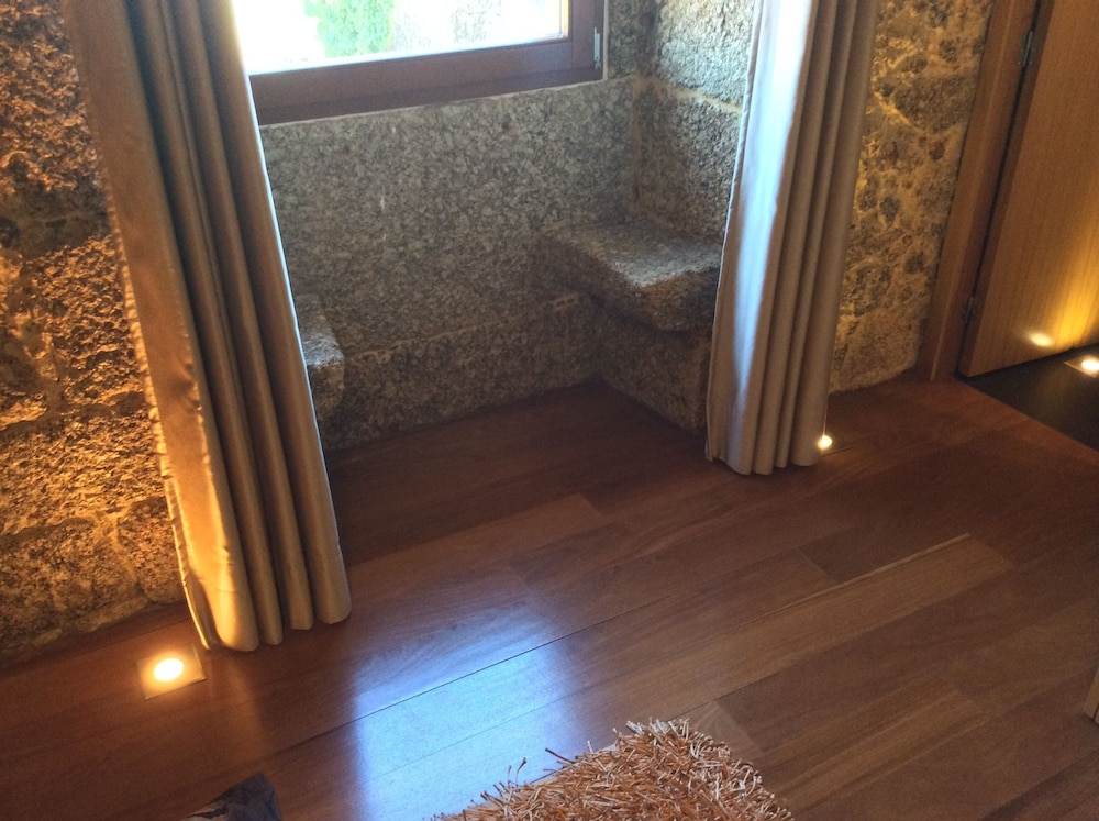 Superior Double or Twin Room, Jetted Tub - Photo 13