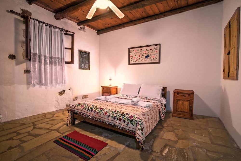 House, 1 Bedroom photo 1