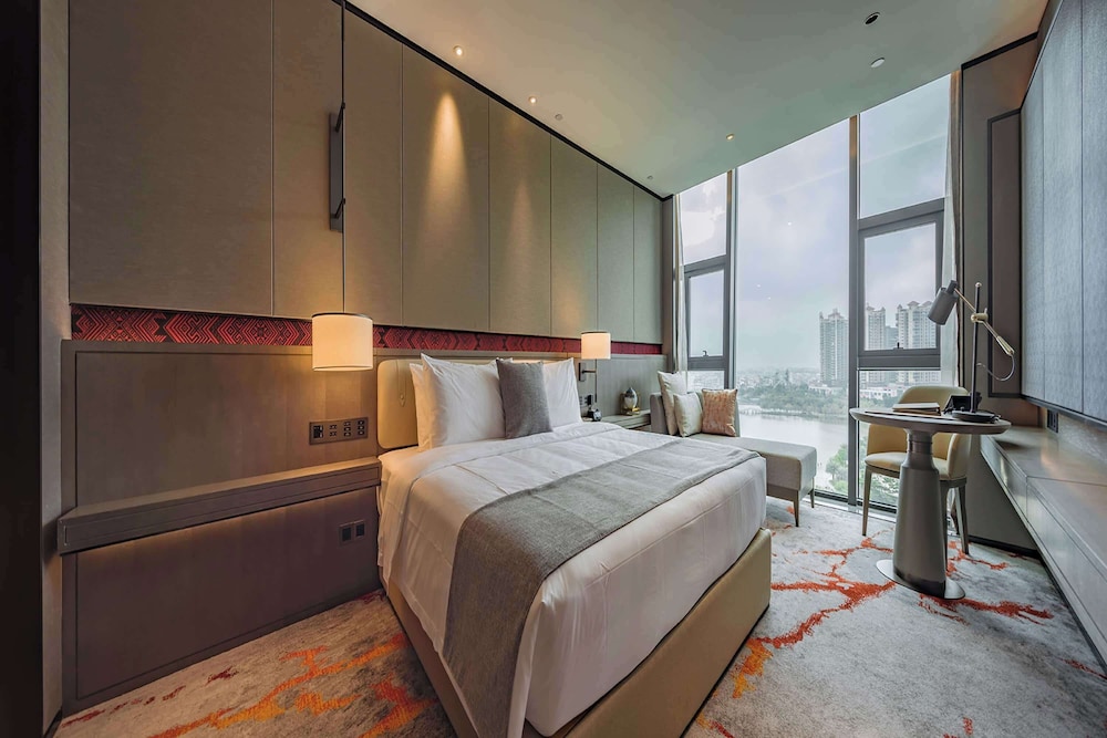 Deluxe Room, 1 King Bed, Non Smoking