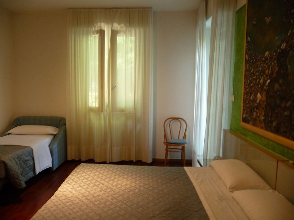 Double or Twin Room photo 1