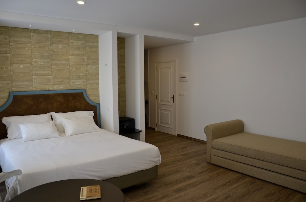 Deluxe Studio, 1 Bedroom photo 1