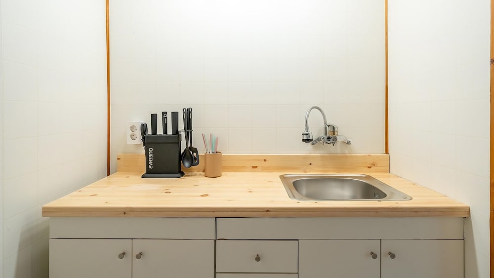 Basic Room, 1 Bedroom (B203) - Photo 8